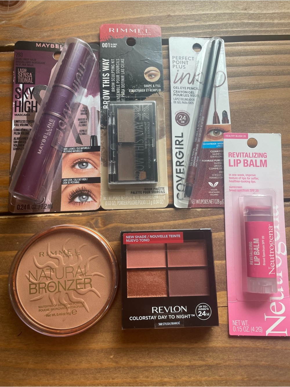 Cosmetic bundle - Rare burgundy mascara and eyeliner